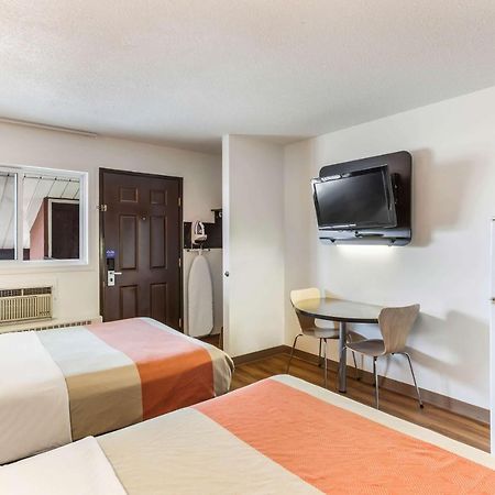 Motel 6-Lethbridge, AB Buitenkant foto