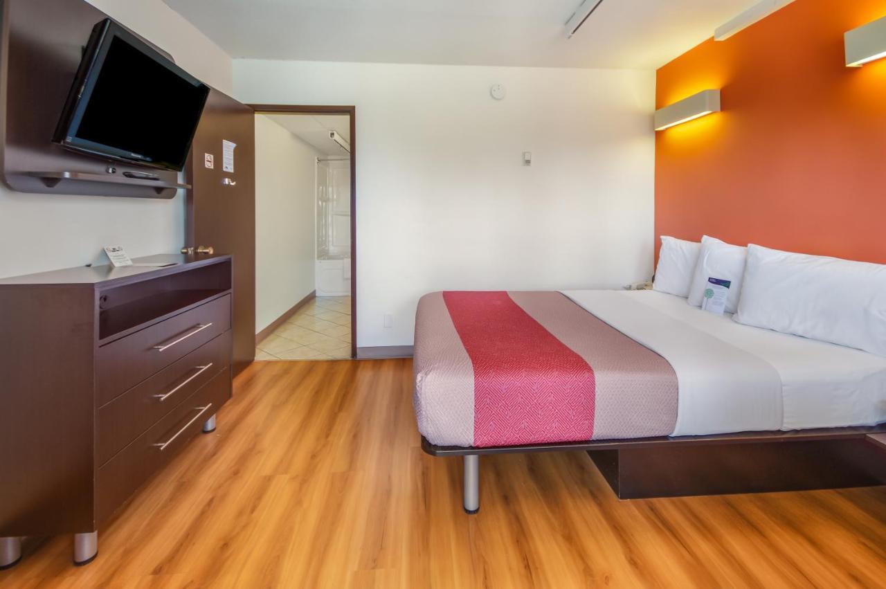 Motel 6-Lethbridge, AB Buitenkant foto
