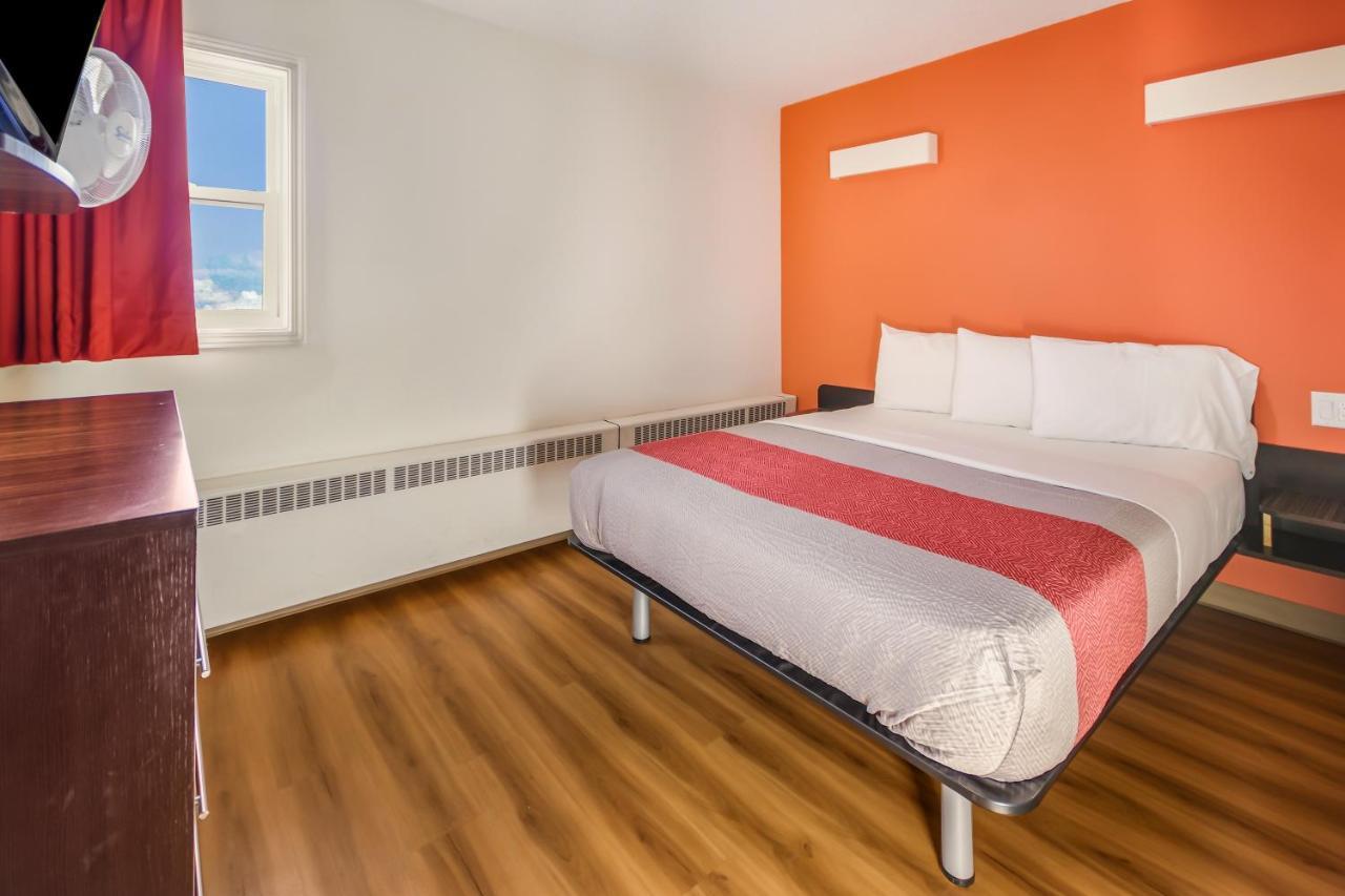 Motel 6-Lethbridge, AB Buitenkant foto