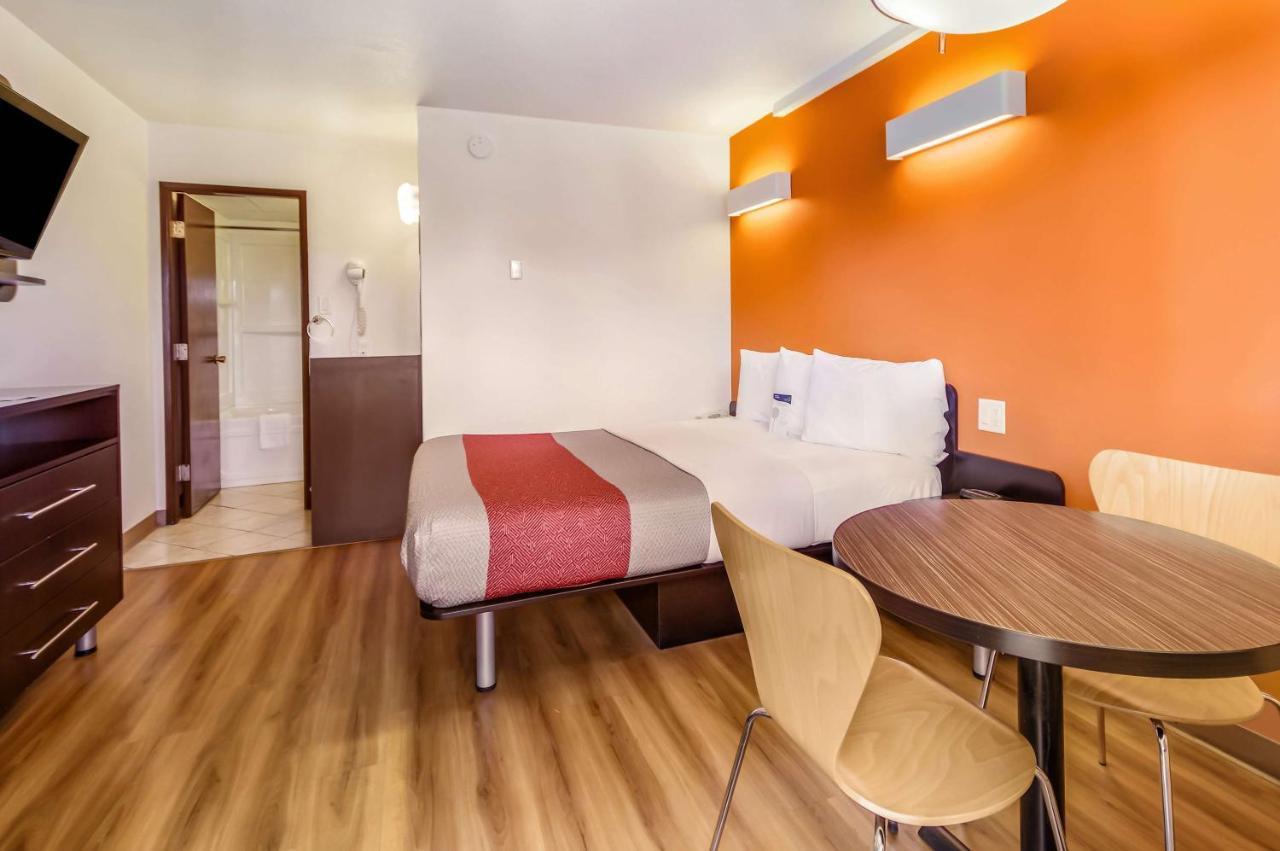 Motel 6-Lethbridge, AB Buitenkant foto