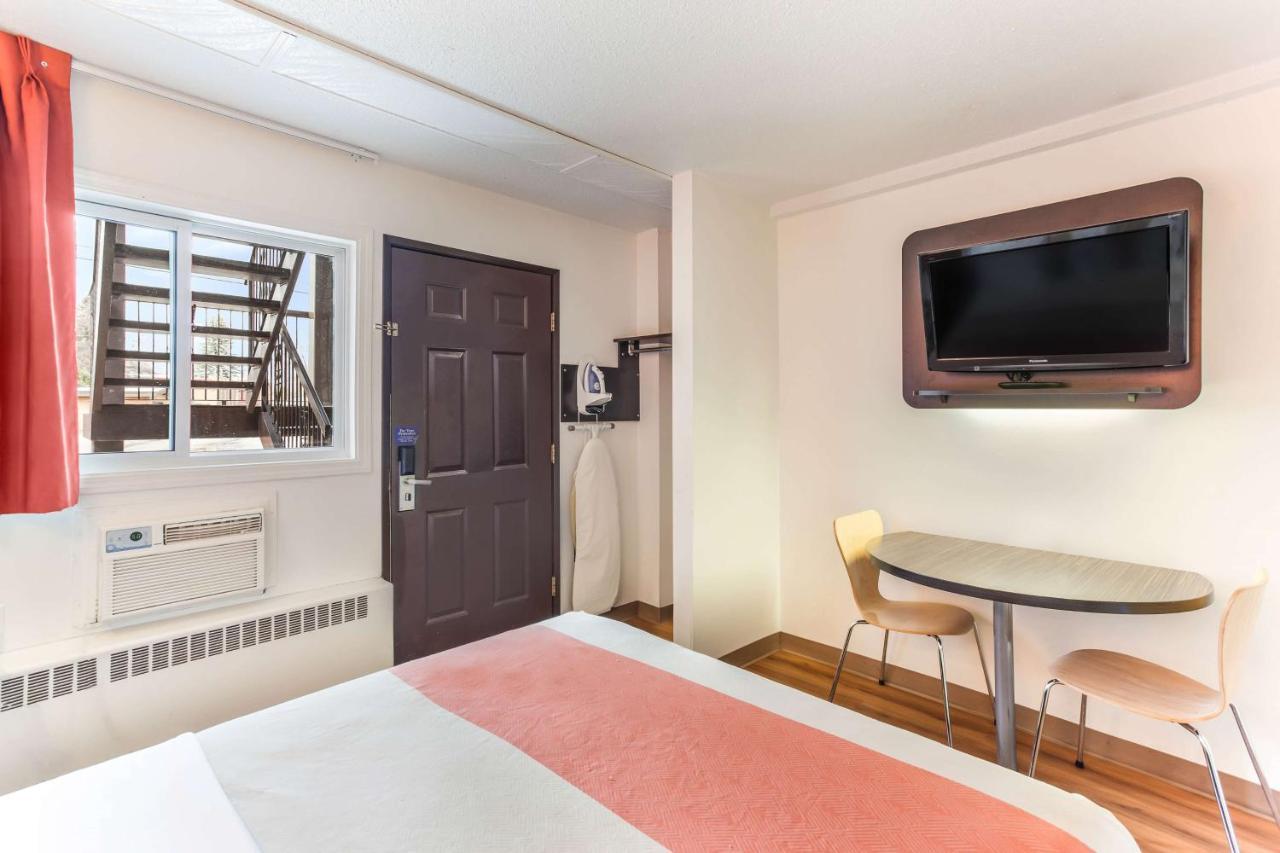 Motel 6-Lethbridge, AB Buitenkant foto
