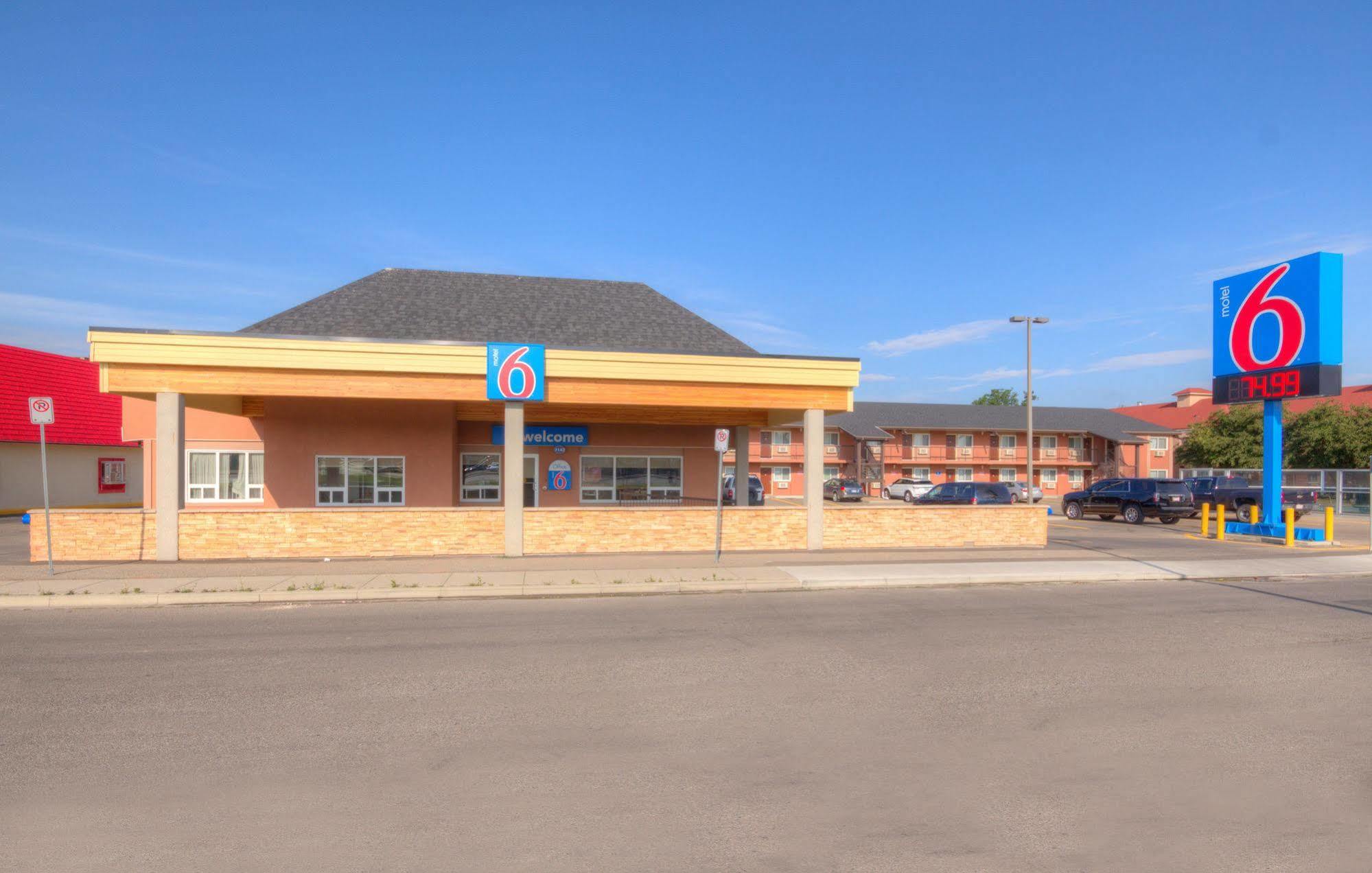 Motel 6-Lethbridge, AB Buitenkant foto