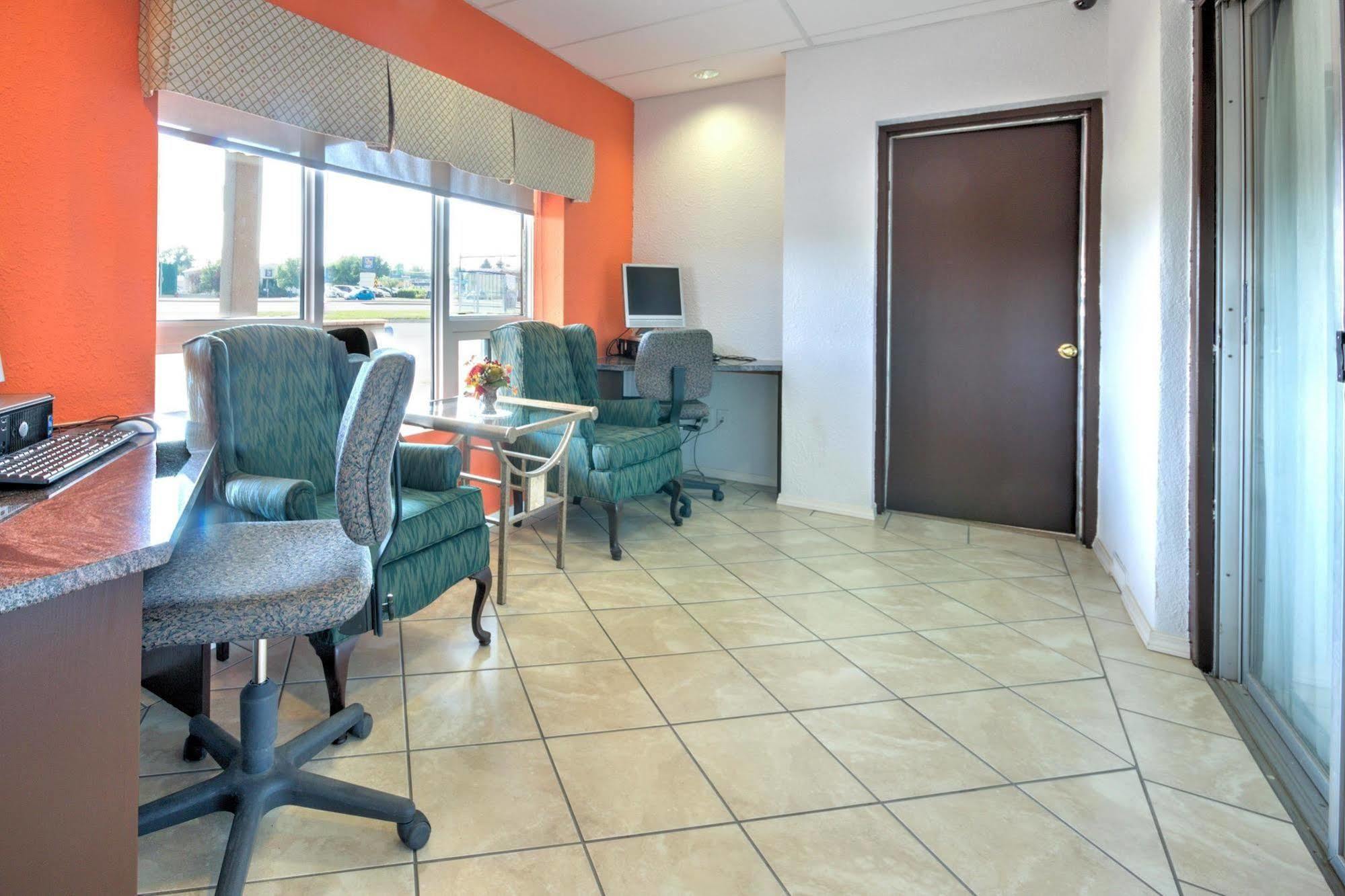 Motel 6-Lethbridge, AB Buitenkant foto